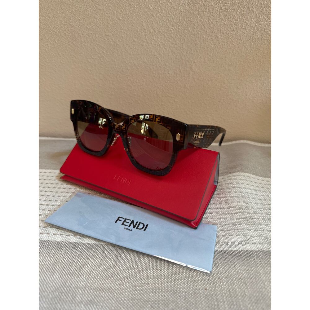 Fendi FF 0458G Monogram Sunglasses in Gradient Brown with Red Case & cloth NIB